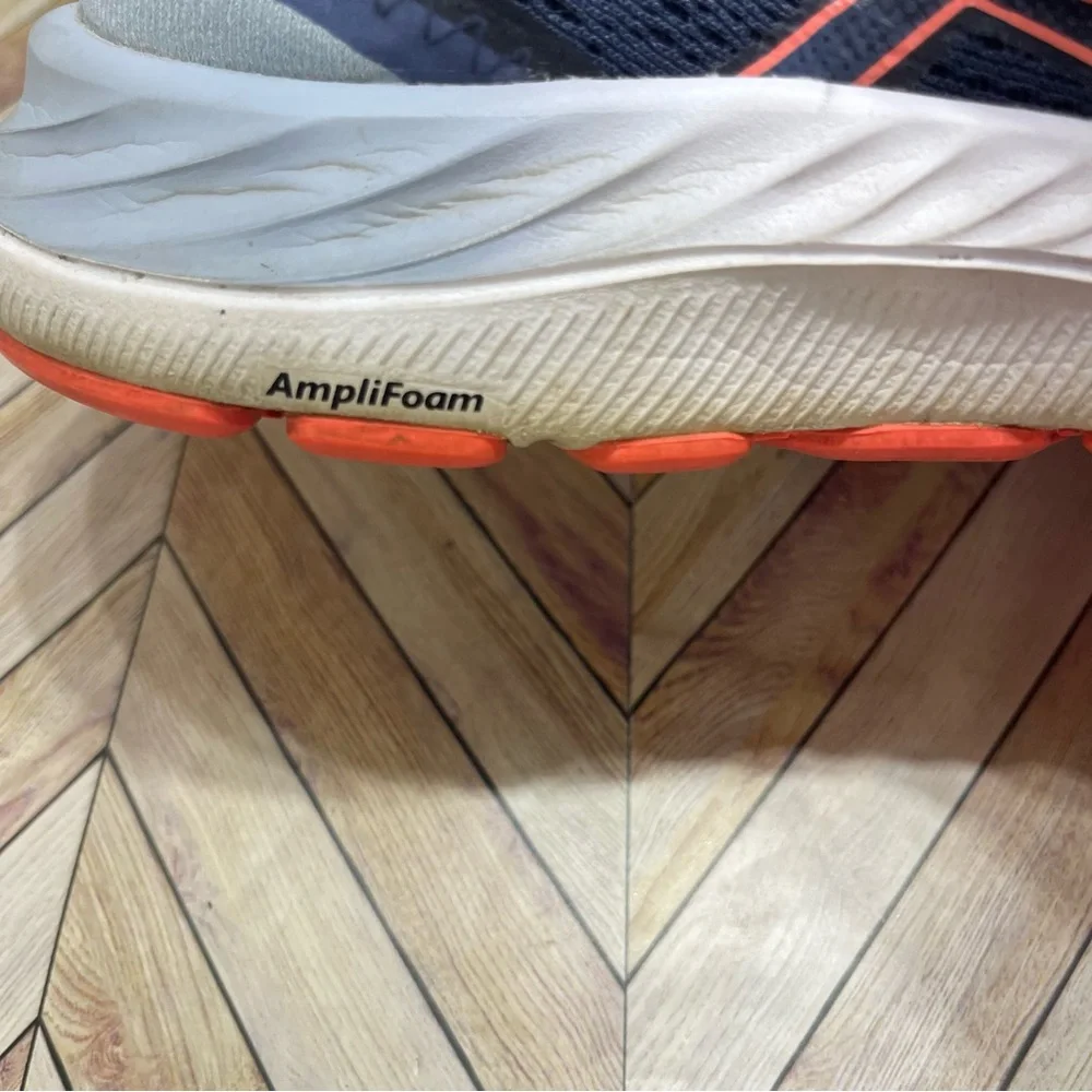 Asics amplifoam womens